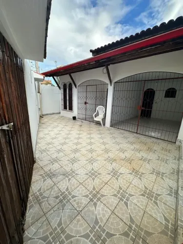 Imóvel para venda tem 260 metros quadrados com 3 quartos em Parque Verde - Alagoinhas - BA