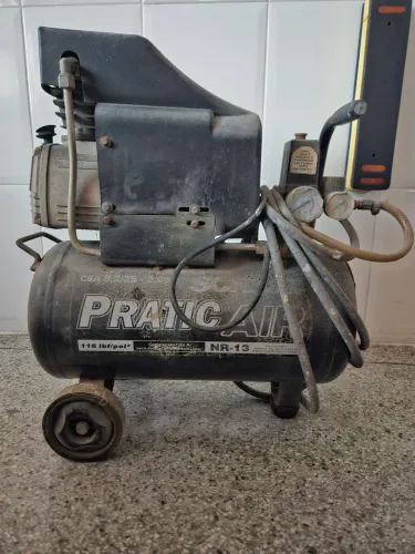 COMPRESSOR DE AR SCHULZ PRATIC AIR CSA 8,2/25 - 116 lbf/pol²