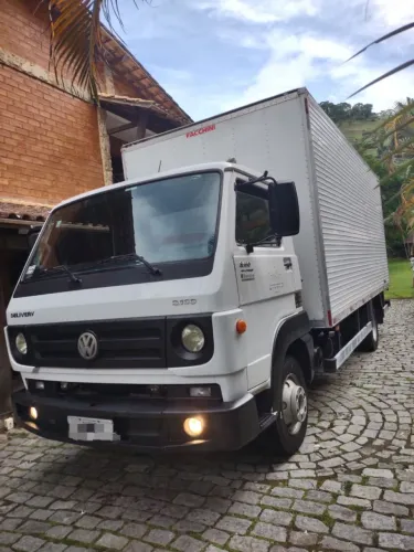Caminhão VW 8.160 Baú - Excelente Estado | Pouco Rodado | Pronto para Trabalhar