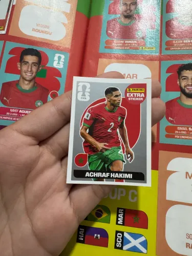 Figurinha hakimi prata