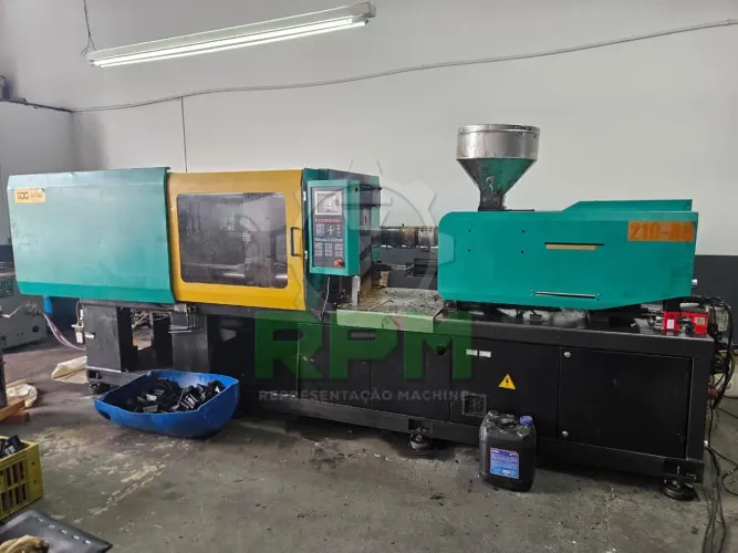 Injetora plástica LOG MACHINE 210 A8 2011 (ótimo estado)