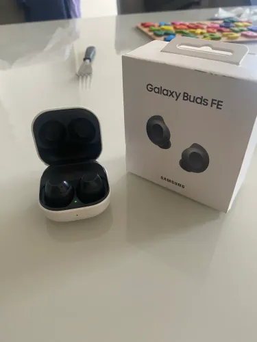 Samsung Galaxy Buds FE Original Preto - Com Caixa e Estojo de Carregamento