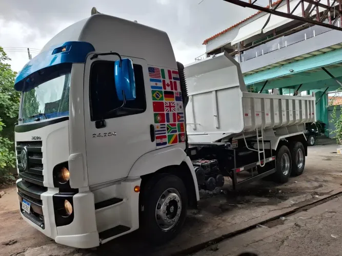 CAMINHÃO VW 24-280 CAÇAMBA 6X2 ACEITA TROCA EM VEÍCULO DE MENOR VALO<br>ANO 2020 ACEITA TROCA