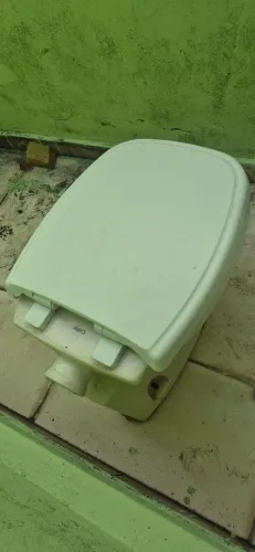 Vaso sanitário com assento