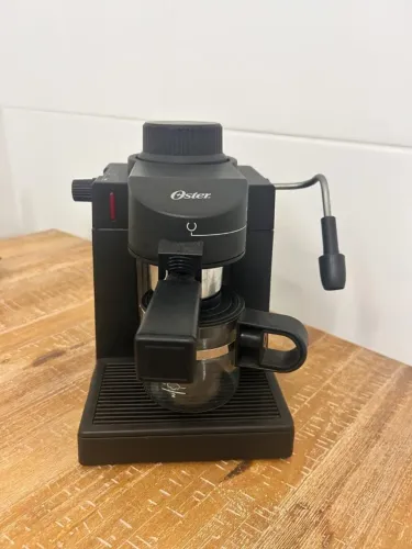 Cafeteira Oster Espresso e Cappuccino - Modelo 3216