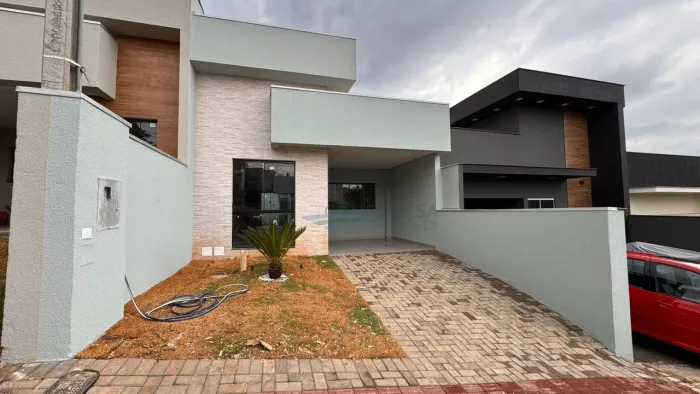 Casa Térrea à Venda em Cambé com 3 Quartos (1 Suíte) em Condomínio Fechado