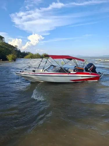 Lancha Biscayne