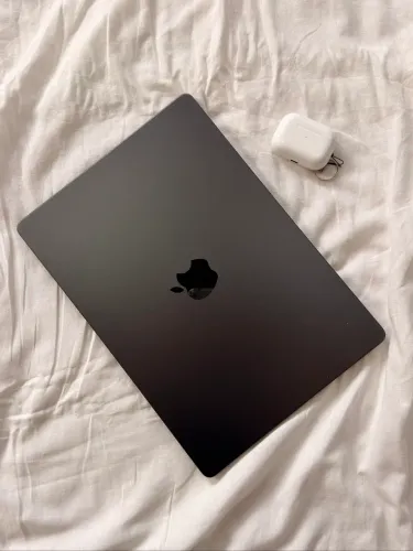MacBook Pro M5 - 24 GB RAM / 1 TB SSD - Como Novo