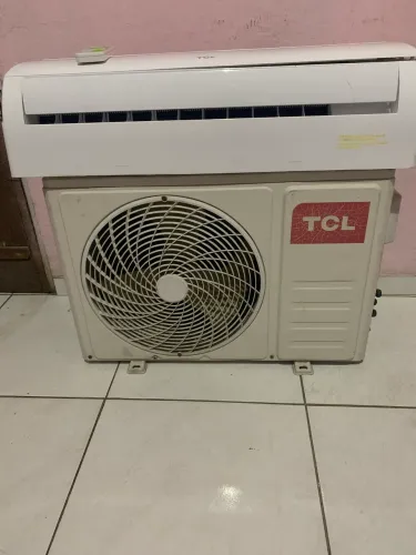 Vendo esse ar condicionado split TCL