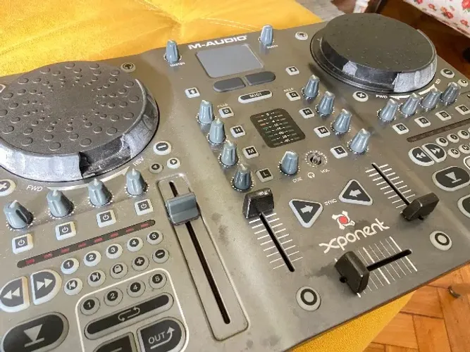 CONTROLADORA DJ M-Audio Xponent ddj
