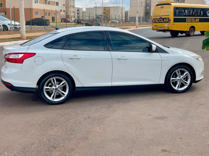Ford Focus Sedan 2.0 16v/2.0 16V Flex 4P Aut. 2015