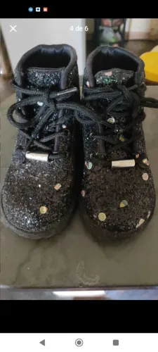 Vende se botas coturno infantil com glitter 