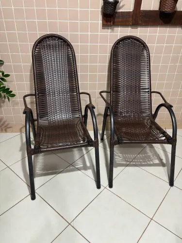 Vendo 2 cadeiras para área externa.