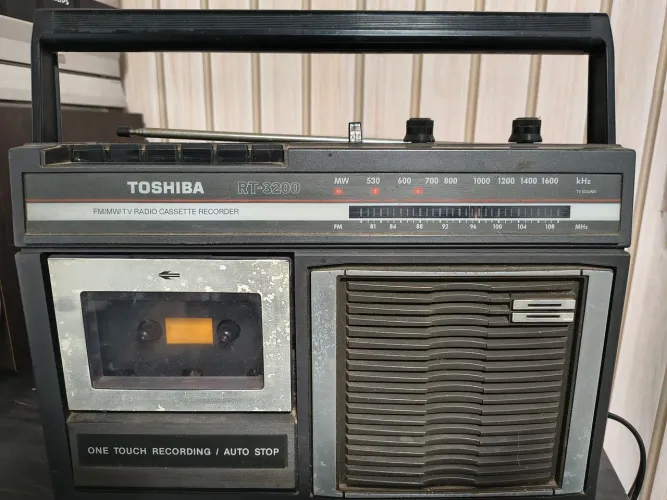 Rádio Cassete TOSHIBA RT-3200, Record FM/MW/TV