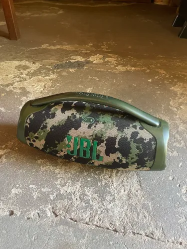Vendo essa JBL Bombox 3