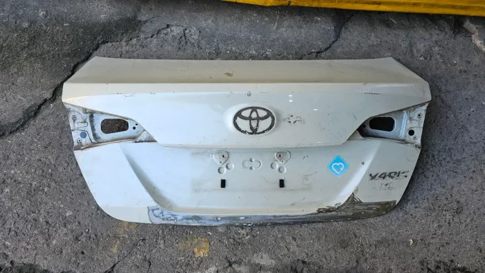 Tampa da Mala do Yaris sedan