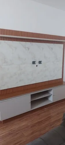 Estante Home Ripado de Madeira