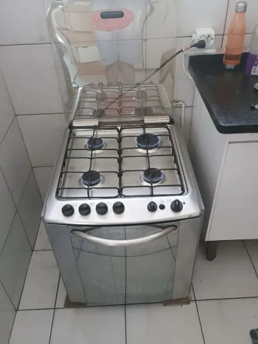 Fogão inox Eletrolux espelhado 4 bocas