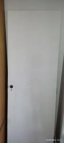 Porta de madeira em bom estado