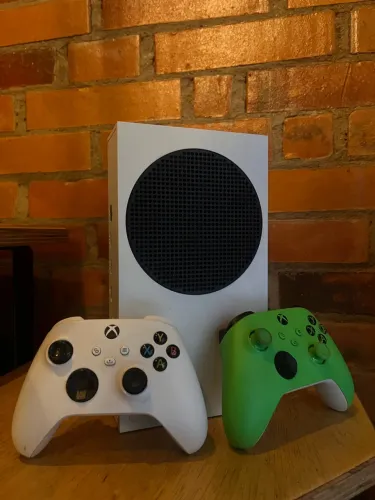 Xbox series S 512G (2 controles)