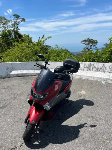 Troco NMAX 2019 > ADV 2021 ou modelo similar.