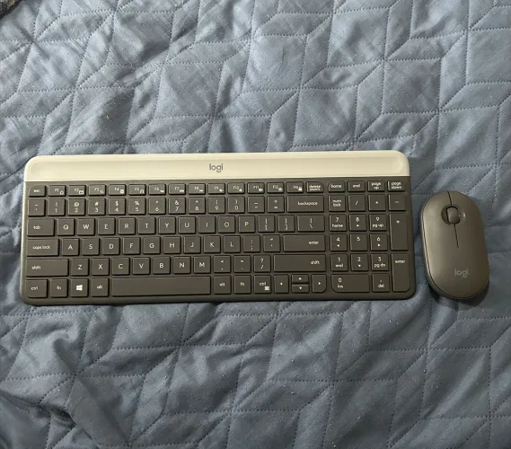 Teclado e Mouse sem fio Logitech