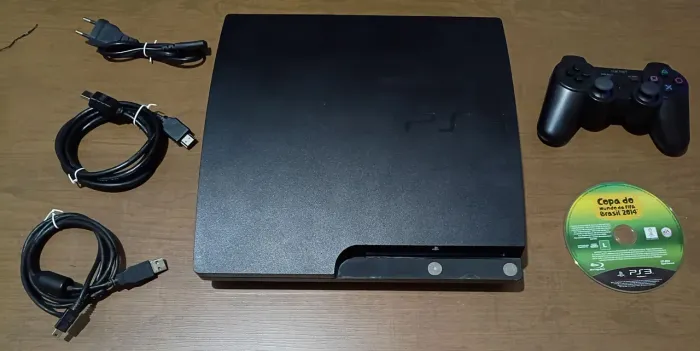 PlayStation 3 Slim Completo 120GB Desbloq. HEN + Jogos - R$ 690