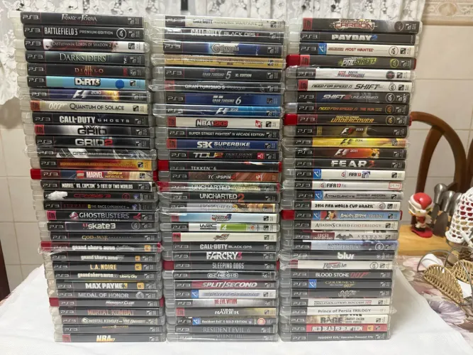 PlayStation 3 + 2 Controles Original + 93 Jogos