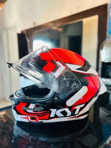 Capacete KYT