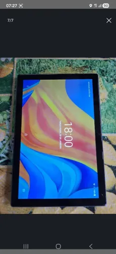 Troca esse tablet em um notebook.