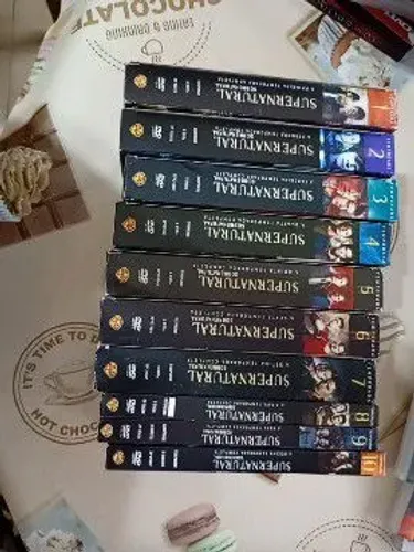 Vendo box de DVDs originais da série Supernatural (primeira a décima temporada)