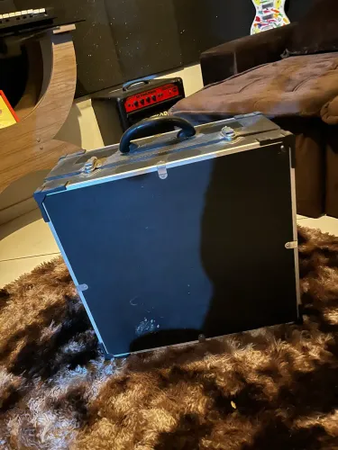 Maleta case