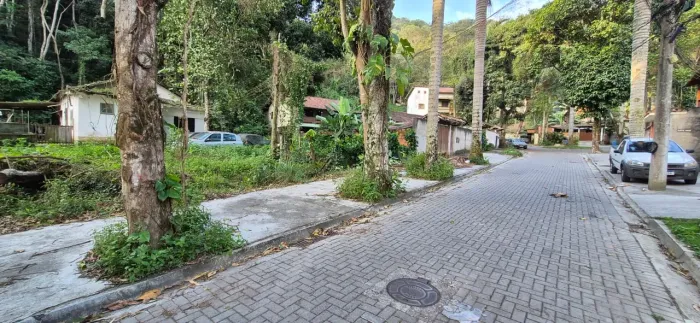 Terreno (Em rua) à Venda, 3437m² - Bairro Itaipu em Niterói