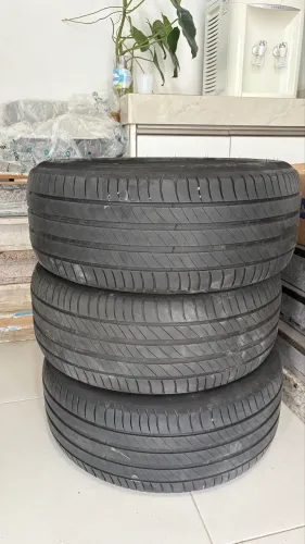 Vendo 3 pneus Michelin