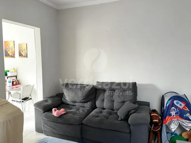 Casa com 2 quartos, área gourmet e 2 vagas de garagem no Jardim Dulce em Sumaré-SP.
