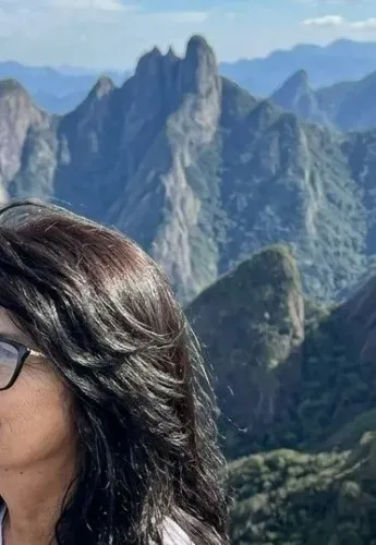 Desapego: Peruca Front Lace de Cabelo Humano (Usada apenas 1 vez)Com nota fiscal