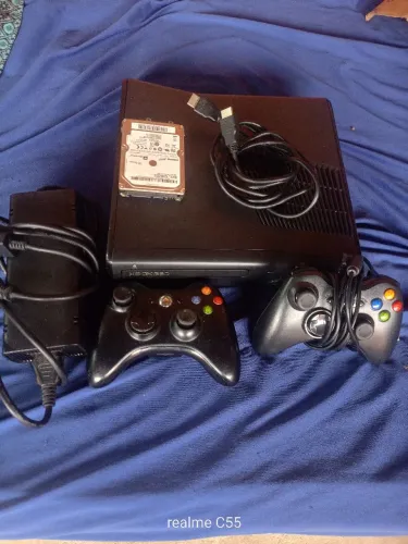 Vende-se Xbox360 Desbloqueado Com HD de 500GB com vários jogos
