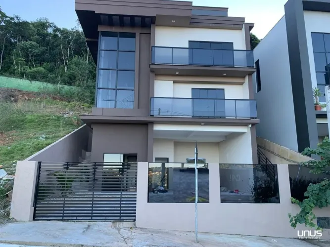 Casa em condomínio | Venda | Forquilhas
