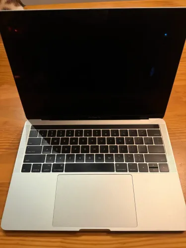 MacBook 2017 i5 / Touchbar (LEIA A DESCRIÇÃO)