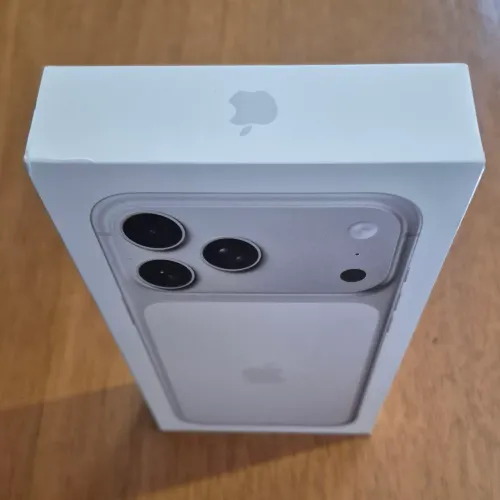 iPhone 17 Pro Max, 512Gb, Prata, Lacrado Versão EUA bateria maior e somente eSim