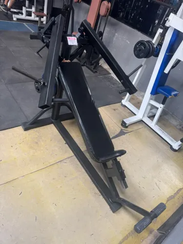 Máquinas articuladas musculação 