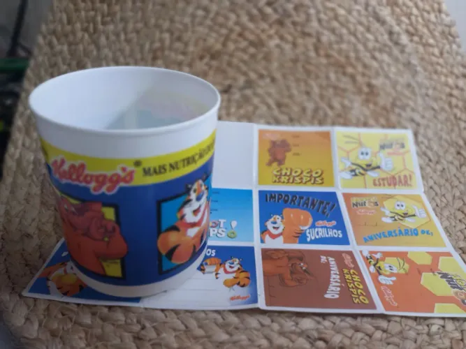 Copo Vintage - Sucrilhos/Choco Krispis + Cartela de Adesivos Original- anos 900