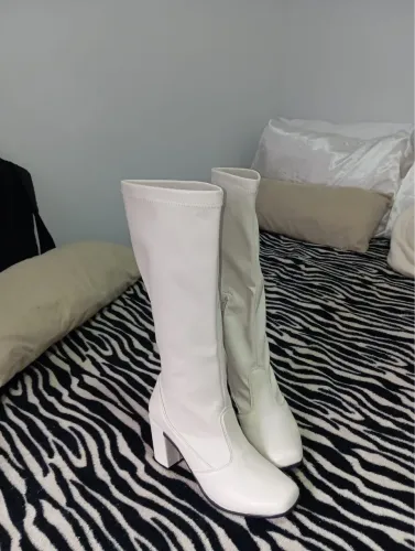 Bota off-White. Tamanho 38 (nunca usada)