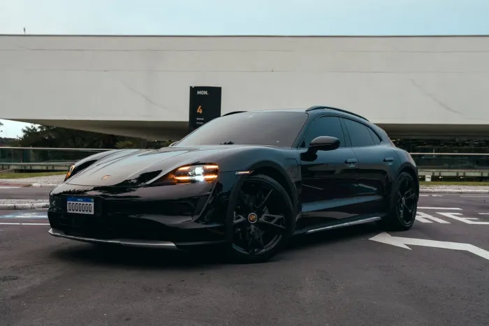 Porsche Taycan 4 Cross Turismo (elétrico) 2023