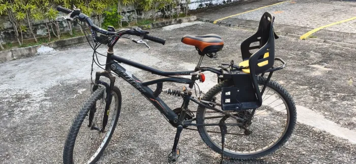 Bicicleta com Cadeirinha