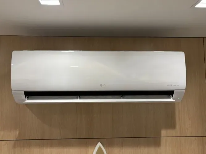 Ar Condicionado LG Dual Inverter +AI 18.000 BTUs 220V