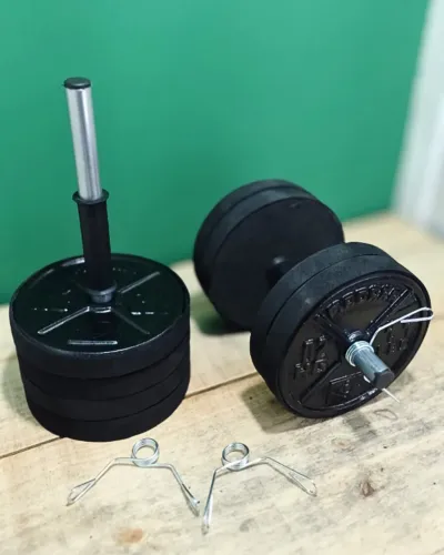 PAR DE HALTERES DE 8KG COM ANILHAS DE CONCRETO