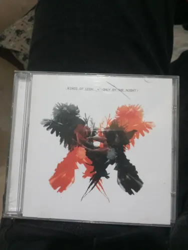 Kings of Leon - Only by the night. CD.