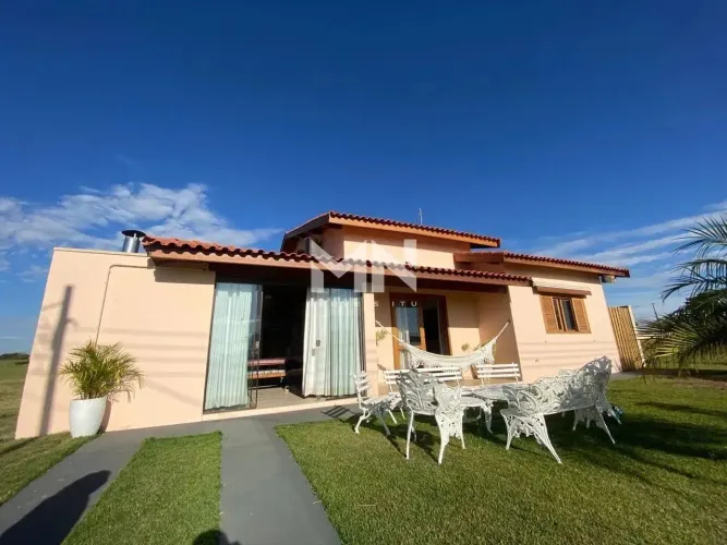 Casa à venda, 4 quartos, 4 suítes, 3 vagas, Jurumirim - Paranapanema/SP