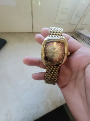 Relogio mondaine dourado Ivete sangalo 